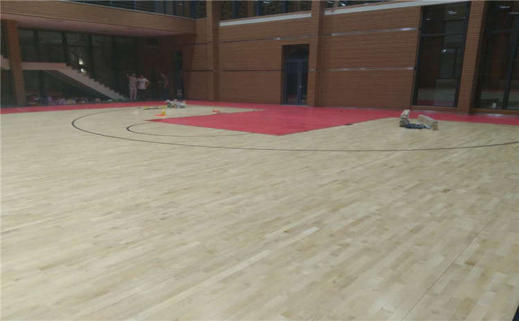 楓樺木籃球運動地板怎么維修？