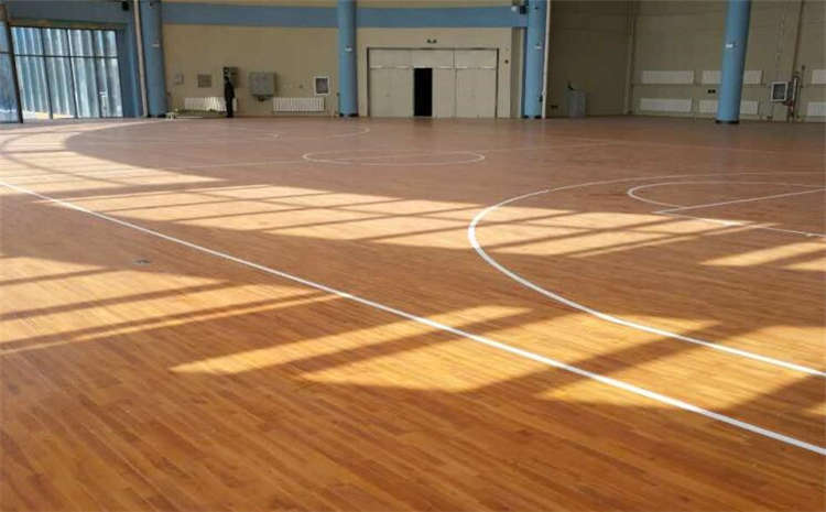 硬木企口籃球場木地板怎么上漆